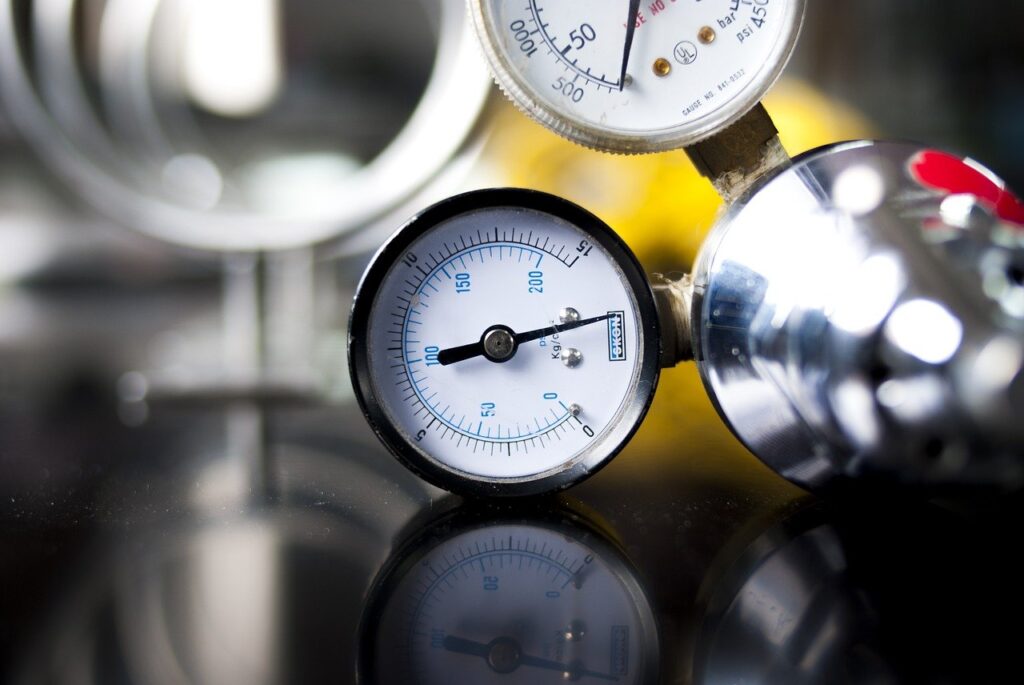 pressure gauge, oxygen, industry-3118811.jpg